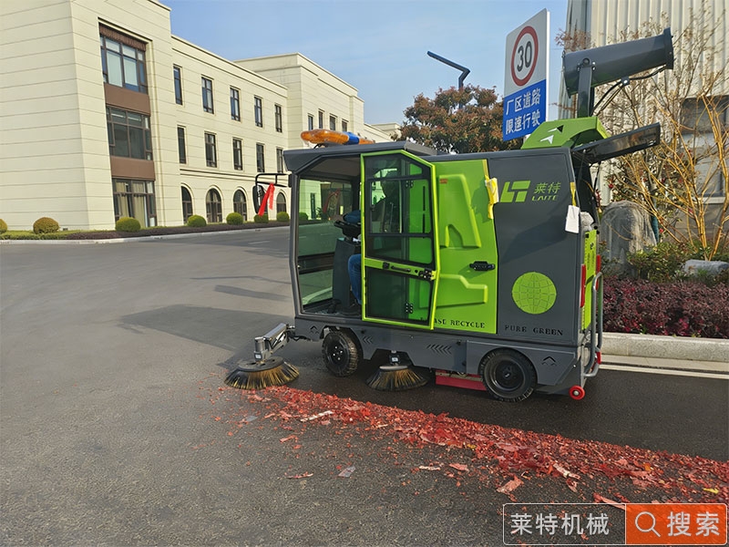 莱特扫地车清扫鞭炮碎屑